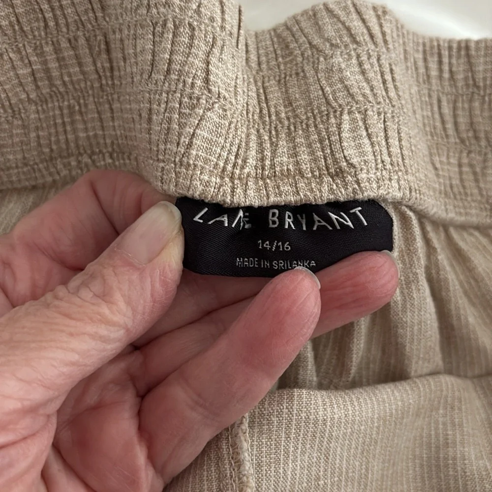 Lane Bryant Tan Shorts w/Elastic Waistband. Deep Front Pockets. Size 14/16